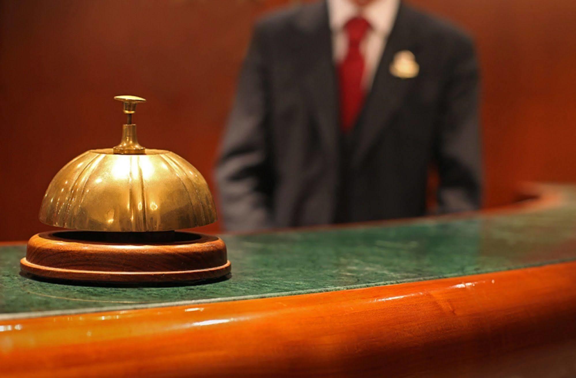 Golden Star Hotel Лондон Екстериор снимка