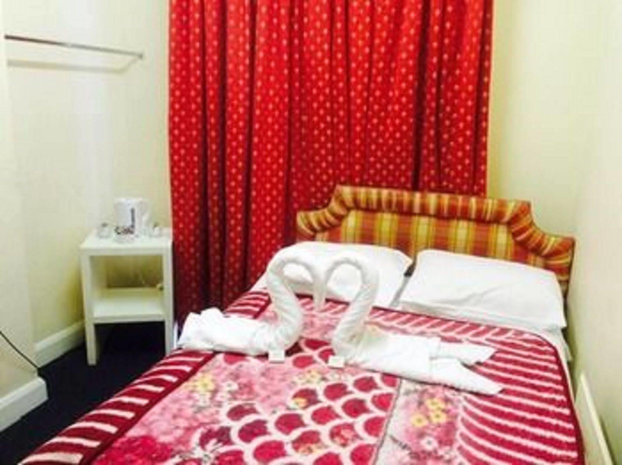 Golden Star Hotel Лондон Екстериор снимка